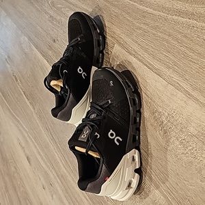 BRAND NEW CloudFlyer 4, Size 7